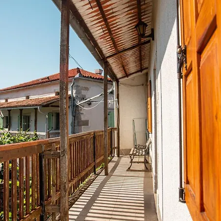 Apartma Na Skdnu Dutovlje Exterior photo